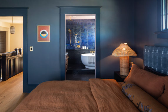 Picture of 6 Bathroom Makeovers With Soaking Tubs - Model Remodel